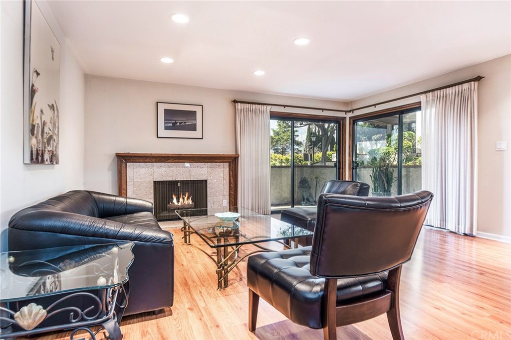 6352 Riviera Circle Long Beach, CA 90815 - Photo 6 of 31 Gallery Image 6