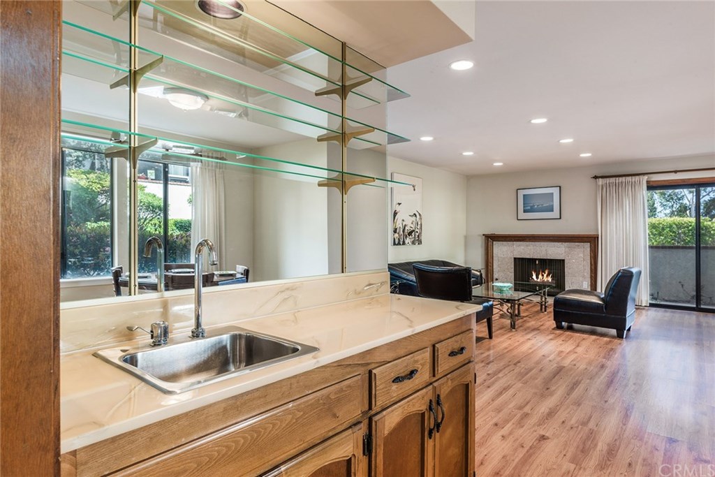 6352 Riviera Circle Long Beach, CA 90815 - Photo 10 of 31 Gallery Image 10