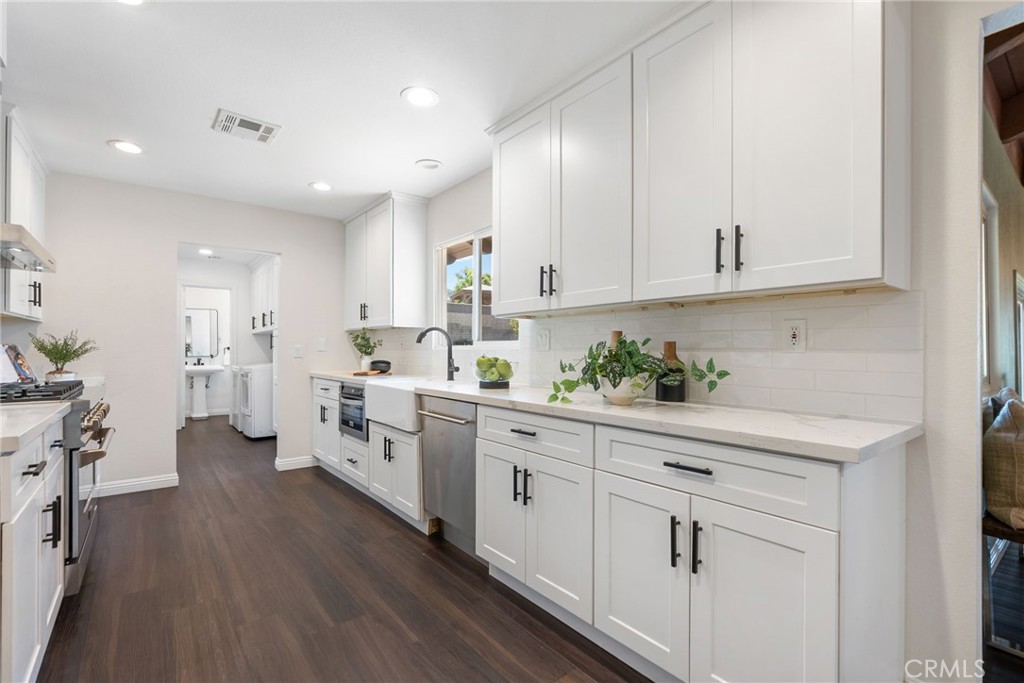281 South Willdan Road Anaheim, CA 92808 - Photo 14 of 61