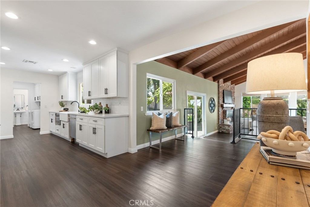 281 South Willdan Road Anaheim, CA 92808 - Photo 15 of 61