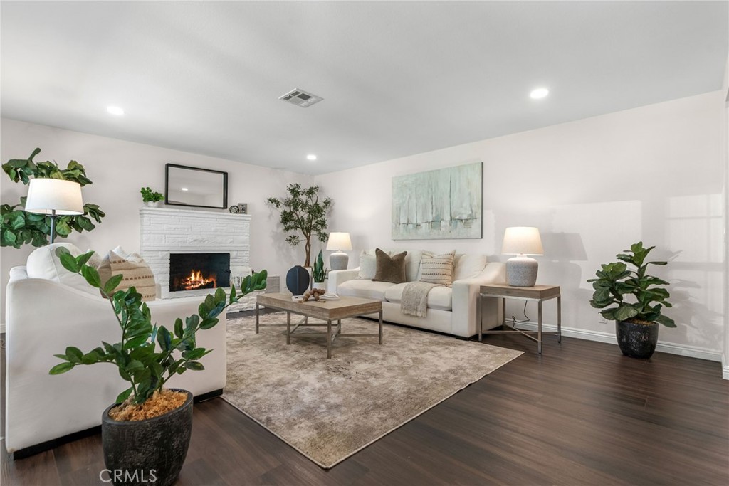 281 South Willdan Road Anaheim, CA 92808 - Photo 4 of 61