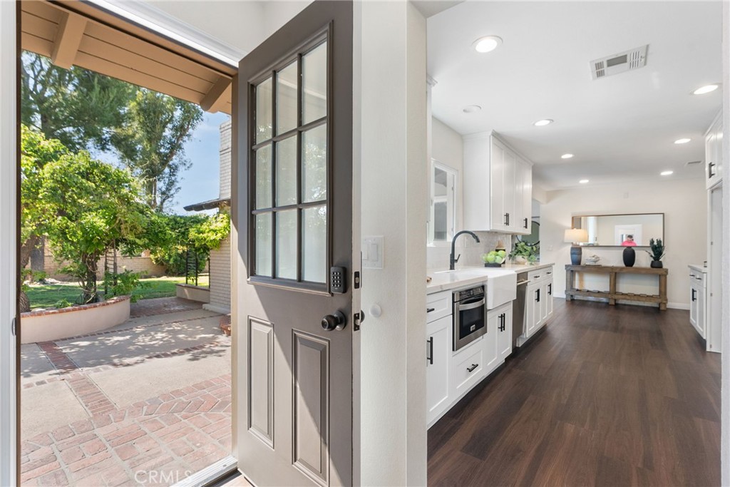 281 South Willdan Road Anaheim, CA 92808 - Photo 41 of 61
