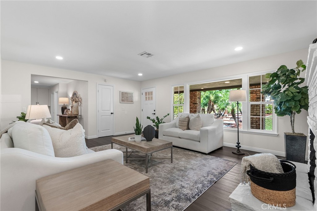 281 South Willdan Road Anaheim, CA 92808 - Photo 5 of 61