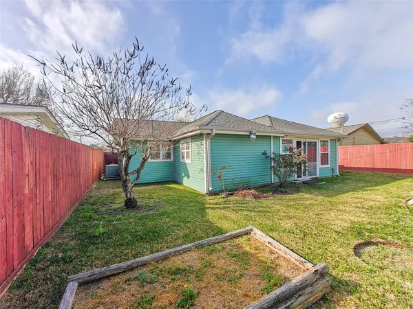 $285,000 | 3717 Newton Drive, Pasadena, TX 77503