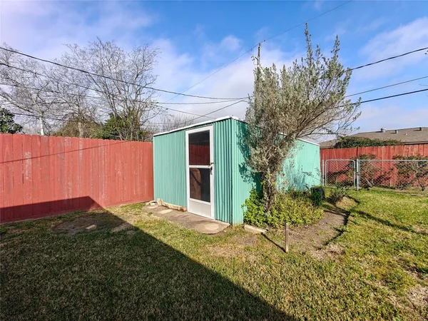 $275,000 | 3717 Newton Drive, Pasadena, TX 77503
