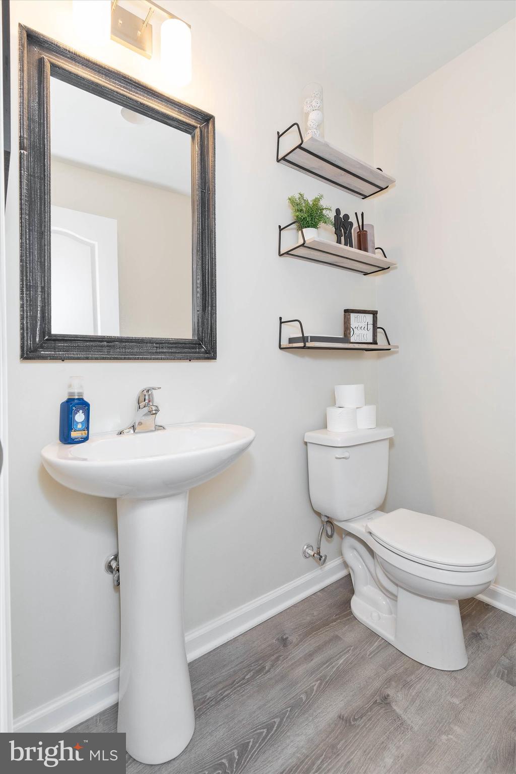 1703 Telegraph Road Wilmington, DE 19804 - Photo 12 of 43 Powder Room