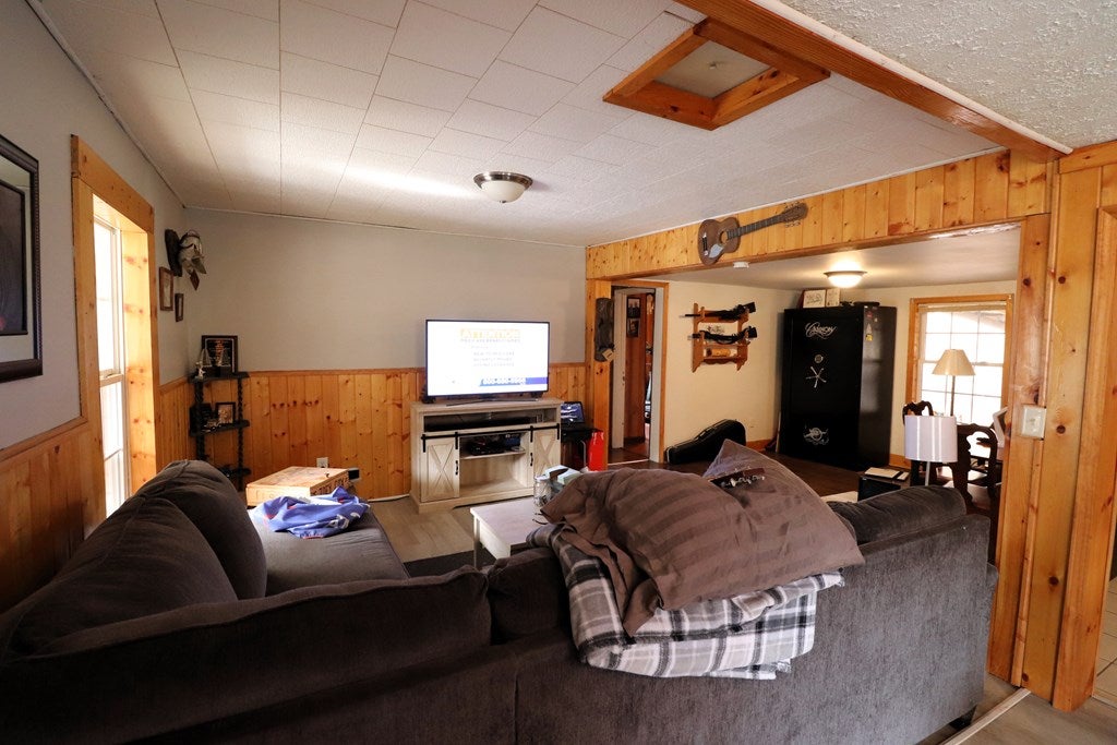 1793 Cox Hollow Road Pulaski, VA 24301 - Photo 24 of 34 Gallery Image 24