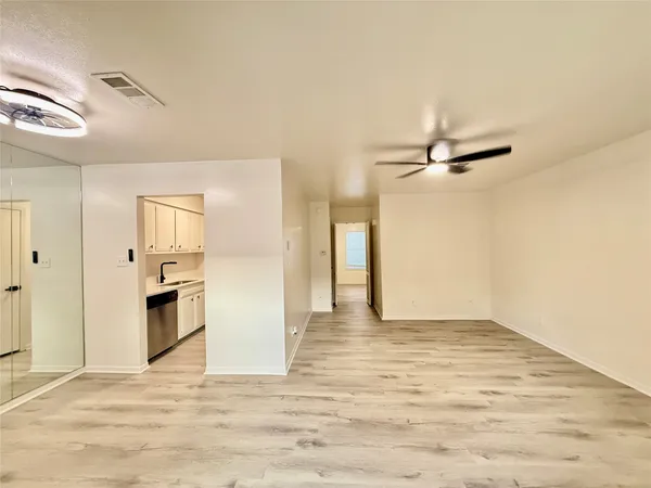 $800 | 6401 Skyline Drive, Unit 36, Houston, TX 77057