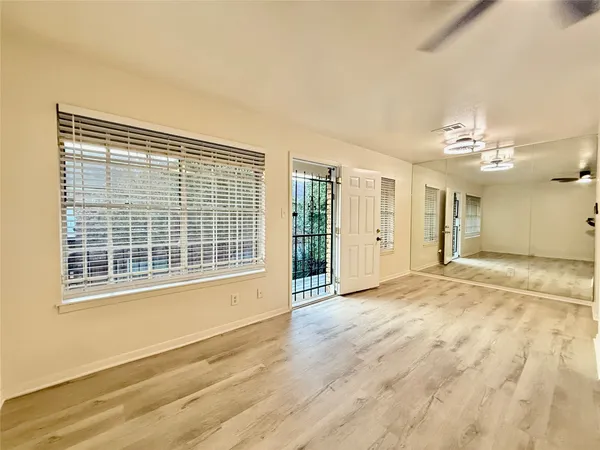 $800 | 6401 Skyline Drive, Unit 36, Houston, TX 77057