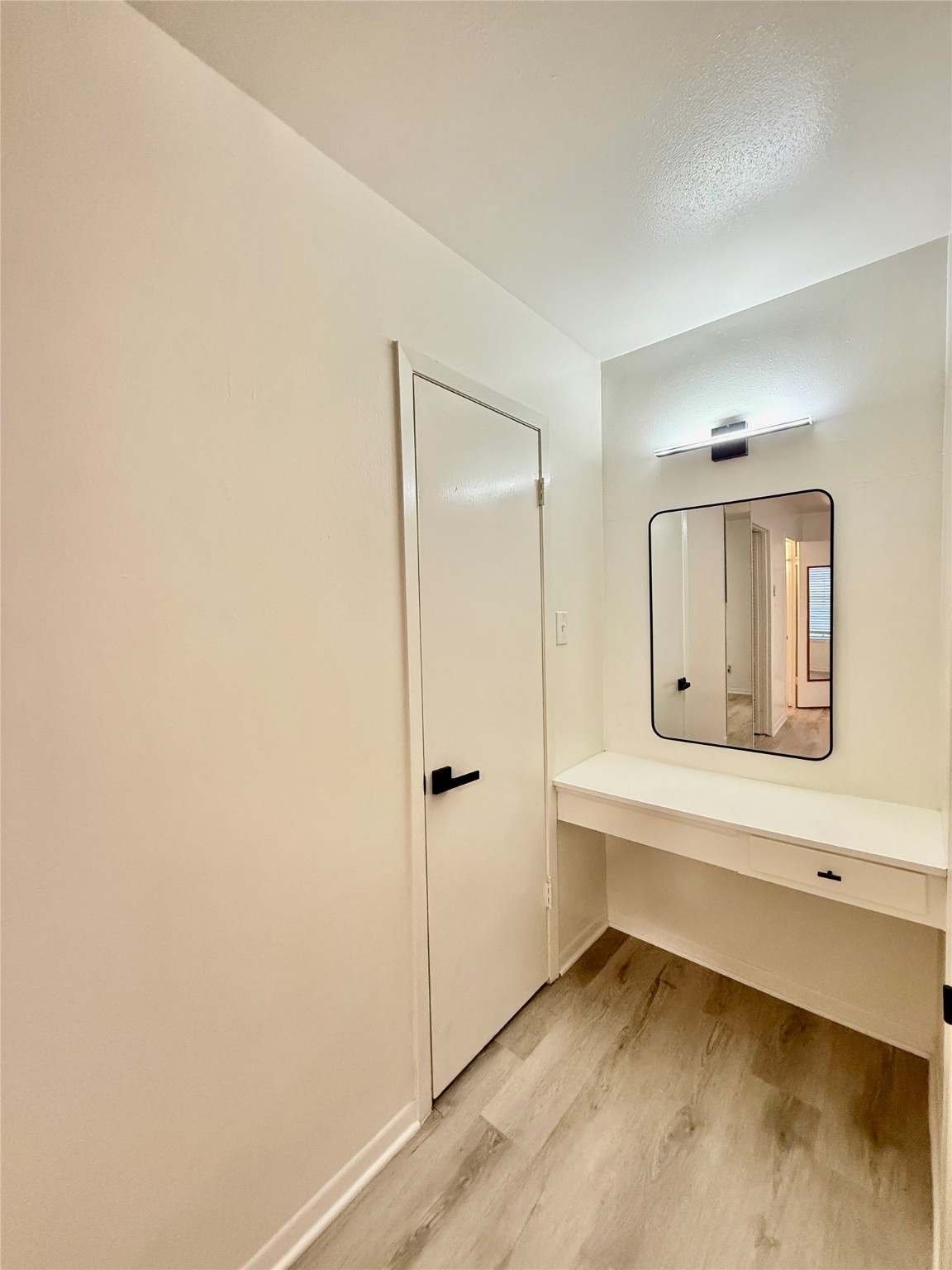 6401 Skyline Drive, Unit 36 Houston, TX 77057 - Photo 8 of 14 a view of an empty room