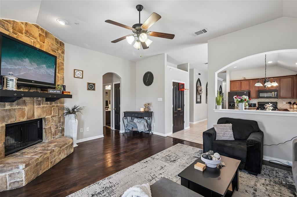 702 Sendero Road Arlington, TX 76002 - Photo 12 of 40 Gallery Image 12