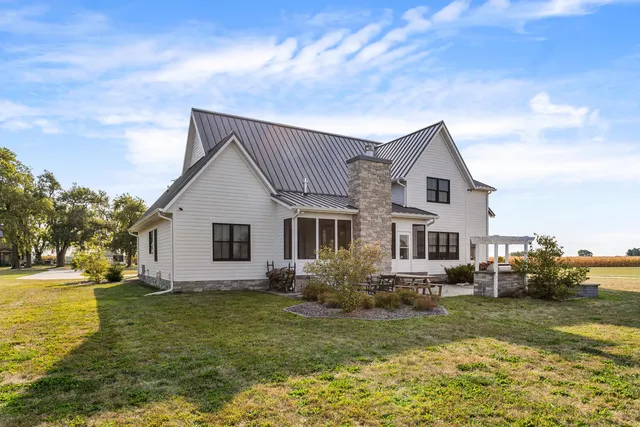 $1,450,000 | 1335 2250 East, St. Joseph, IL 61873