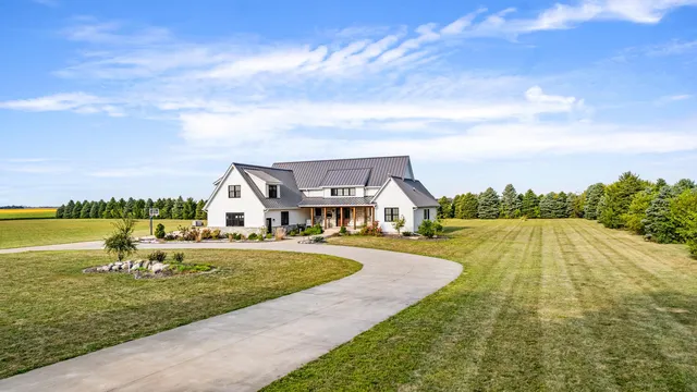 $1,450,000 | 1335 2250 East, St. Joseph, IL 61873