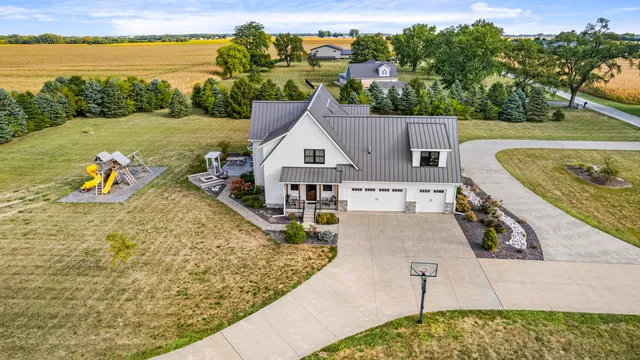 $1,450,000 | 1335 2250 East, St. Joseph, IL 61873