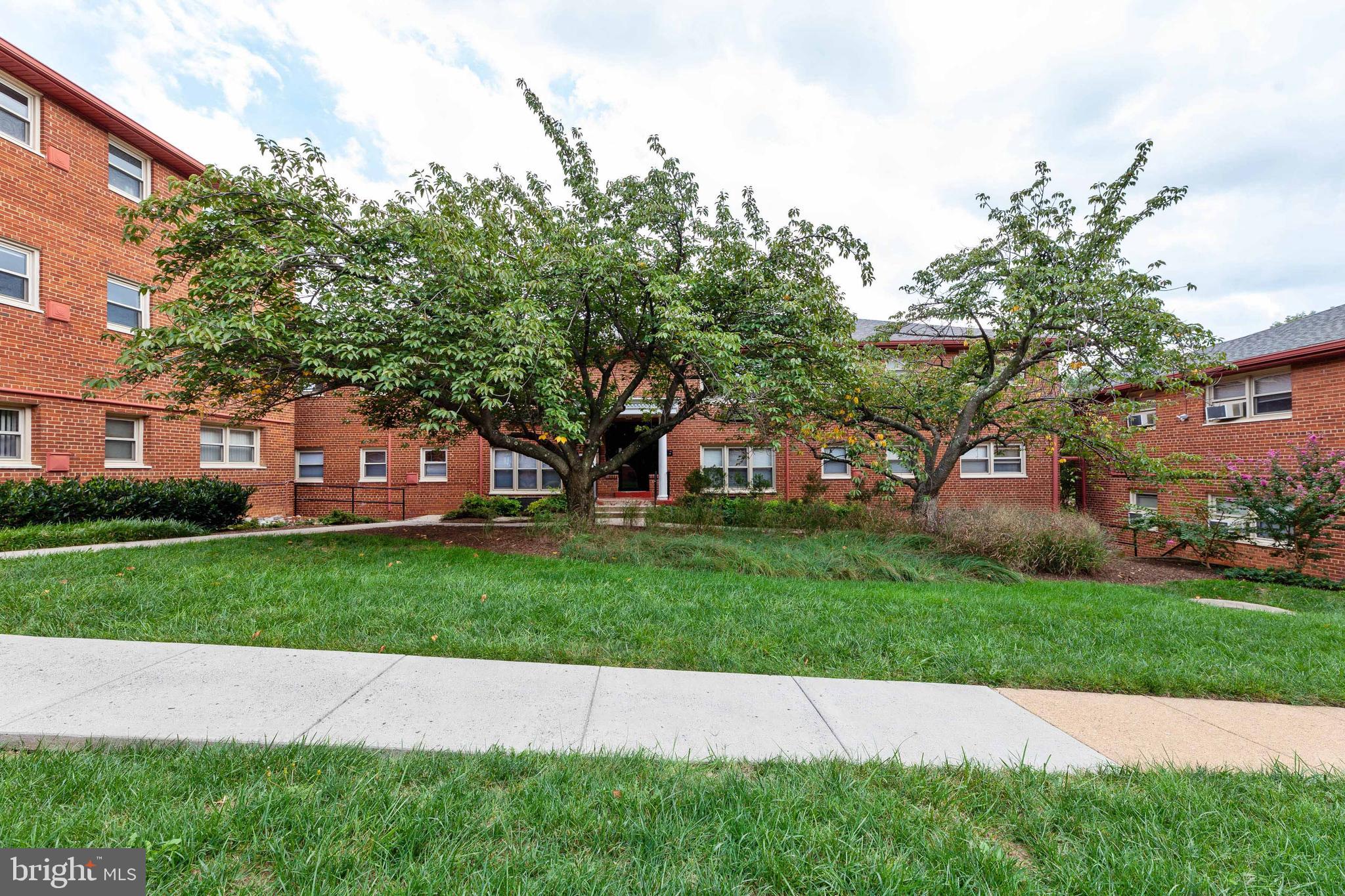 4635 20th Road North, Unit A Arlington, VA 22207 - Photo 2 of 31