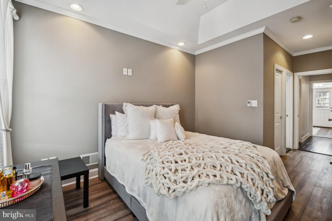 121 South Curley Street Baltimore, MD 21224 - Photo 27 of 40