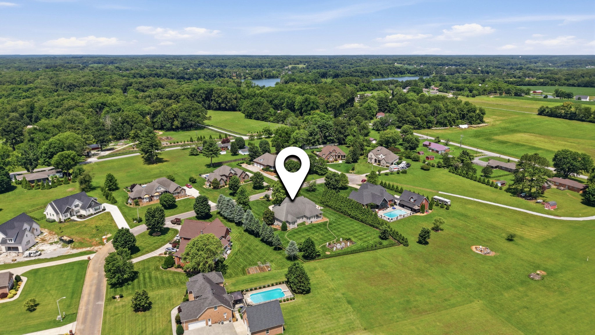 292 Ridgecrest Drive Winchester, TN 37398 - Photo 62 of 62 an aerial view of a golf course with chairs