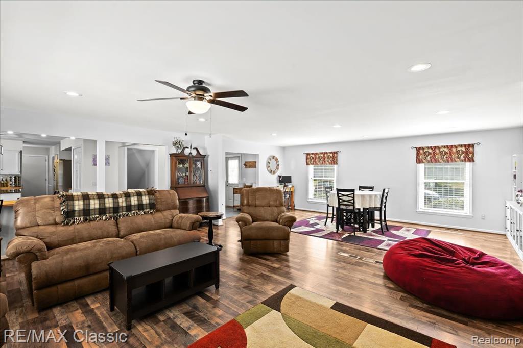 4815 Ravinewood Drive Commerce Township, MI 48382 - Photo 17 of 52