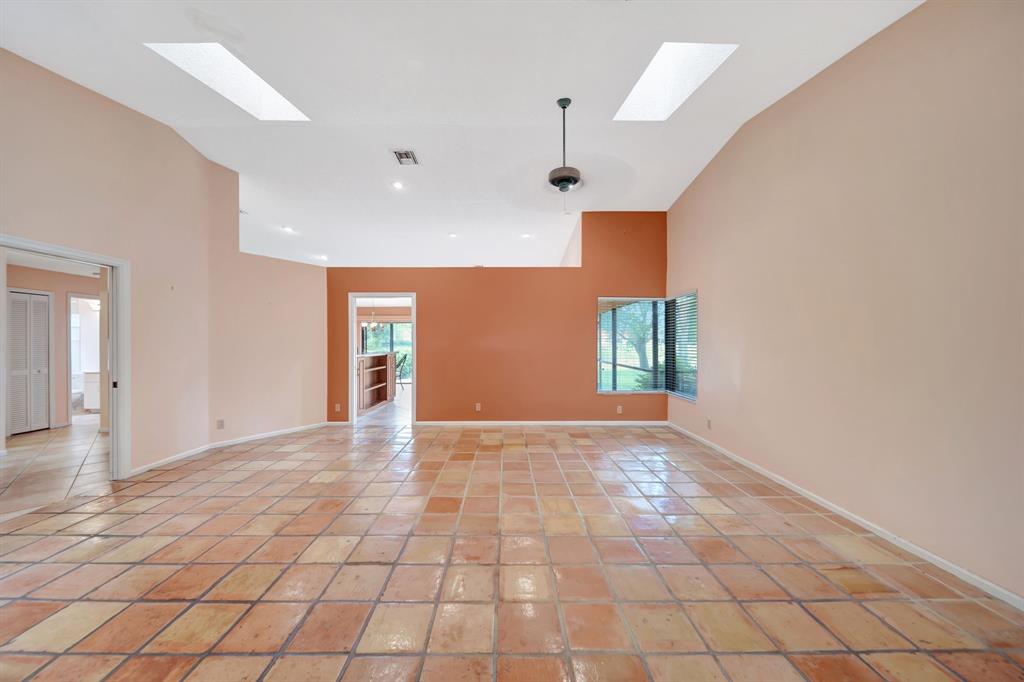 8507 Northwest 83rd Street Tamarac, FL 33321 - Photo 6 of 45 Elegant Elevated Ceilings With Skylights !
