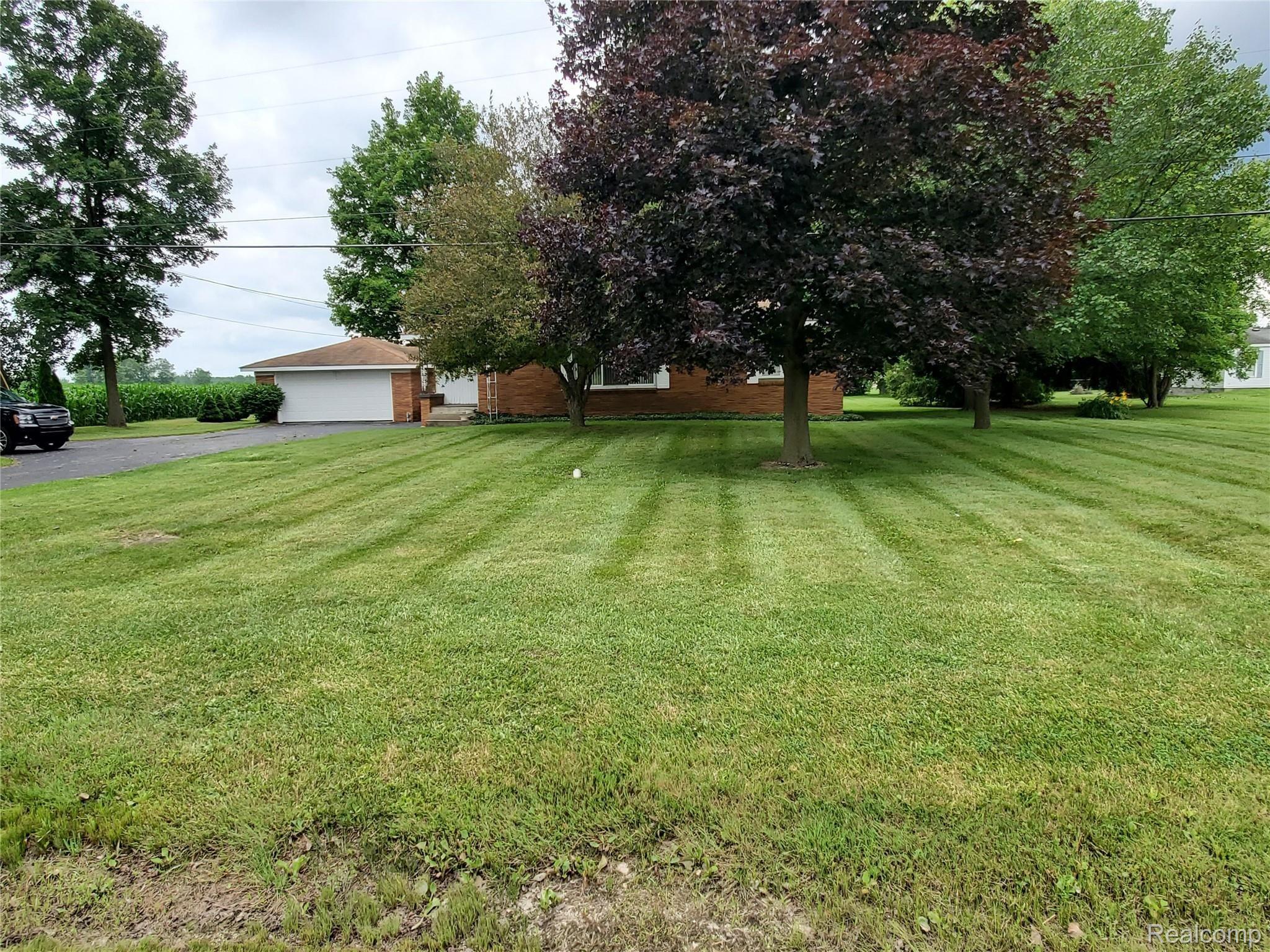 5141 North State Road Davison, MI 48423 - Photo 2 of 36 Front yard - 5141 State Rd. Davison, MI (3)