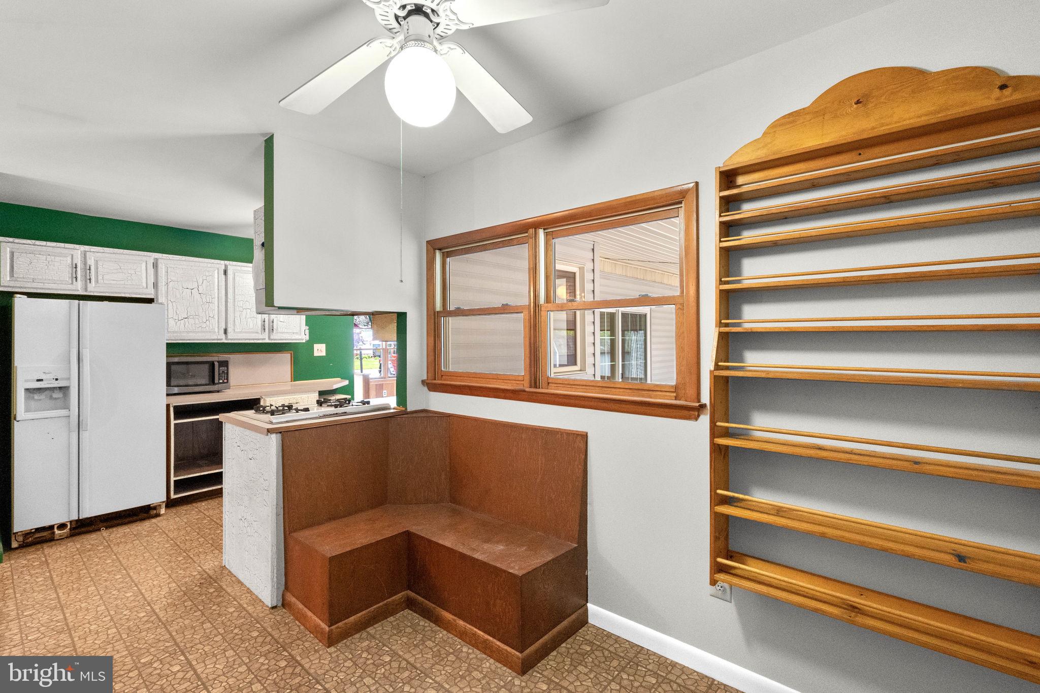 4576 Roundhill Road Ellicott City, MD 21043 - Photo 17 of 49 Gallery Image 17