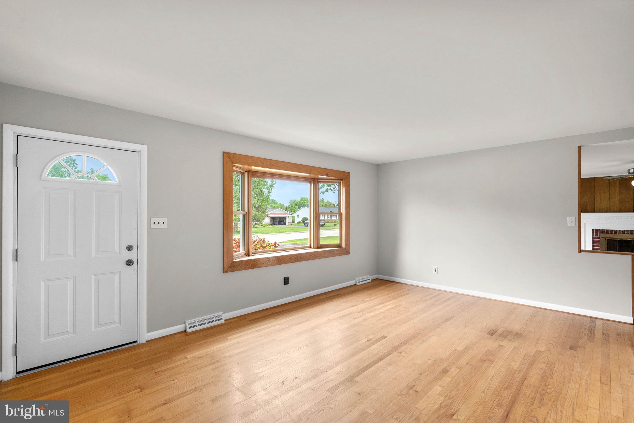 4576 Roundhill Road Ellicott City, MD 21043 - Photo 2 of 49 Gallery Image 2