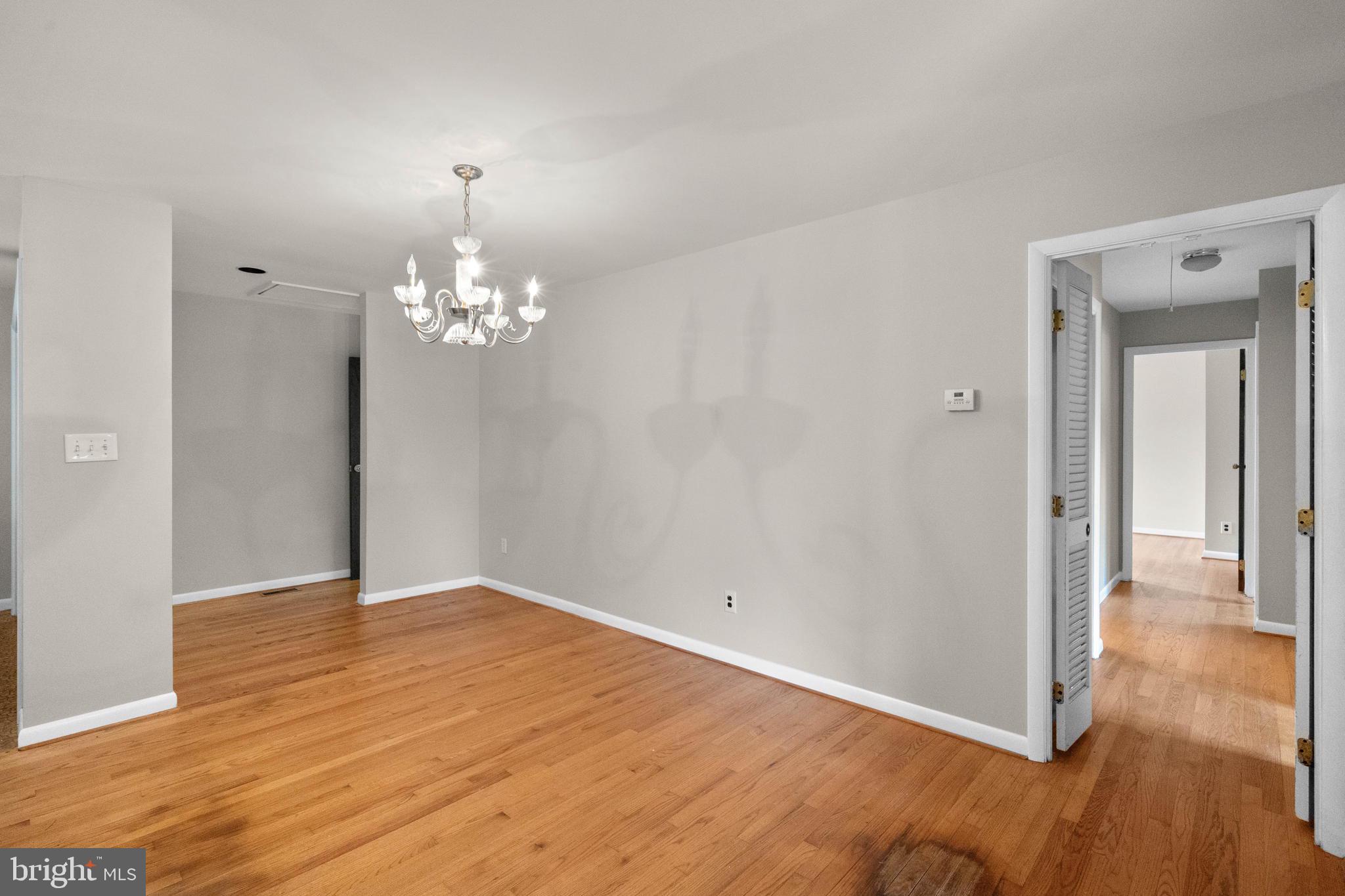 4576 Roundhill Road Ellicott City, MD 21043 - Photo 6 of 49 Gallery Image 6