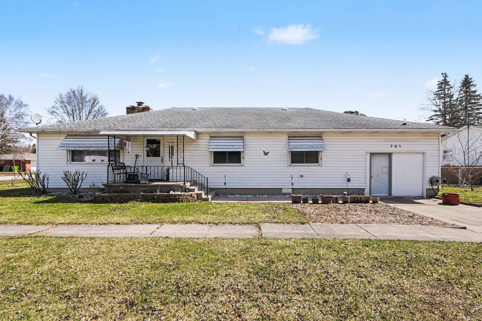 701 Rhodes Street Pinconning, MI 48650 - Photo 1 of 16