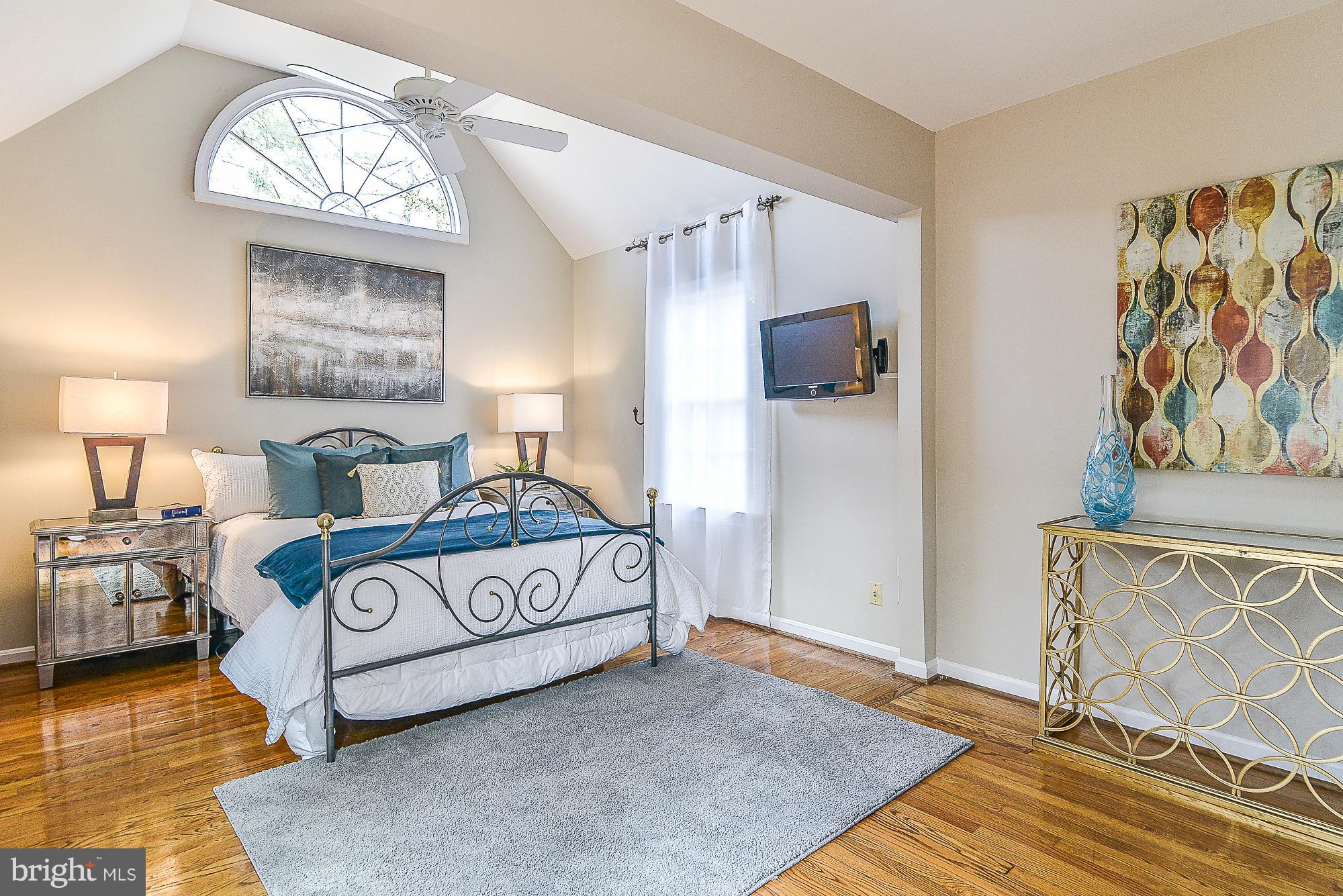 1212 Summit Road McLean, VA 22101 - Photo 12 of 31 Master Bedroom