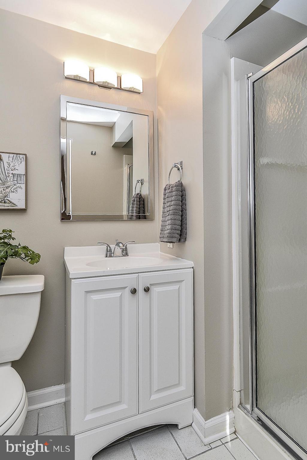 1212 Summit Road McLean, VA 22101 - Photo 25 of 31 Lower Level Full Bath