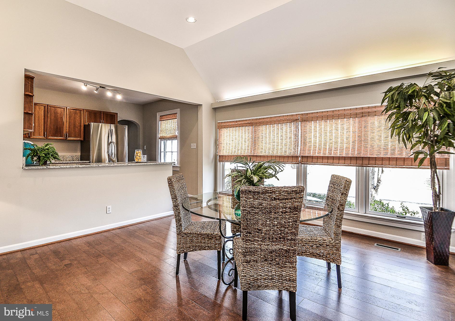 1212 Summit Road McLean, VA 22101 - Photo 8 of 31 Dining Area