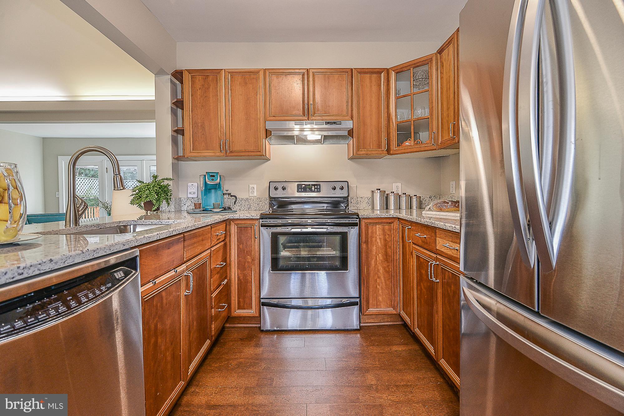 1212 Summit Road McLean, VA 22101 - Photo 10 of 31 Kitchen