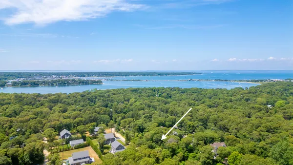 $625,000 | A California Avenue, Oak Bluffs, MA 02557