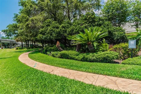 $579,999 | 345 Bayshore Boulevard, Unit 906, Tampa, FL 33606