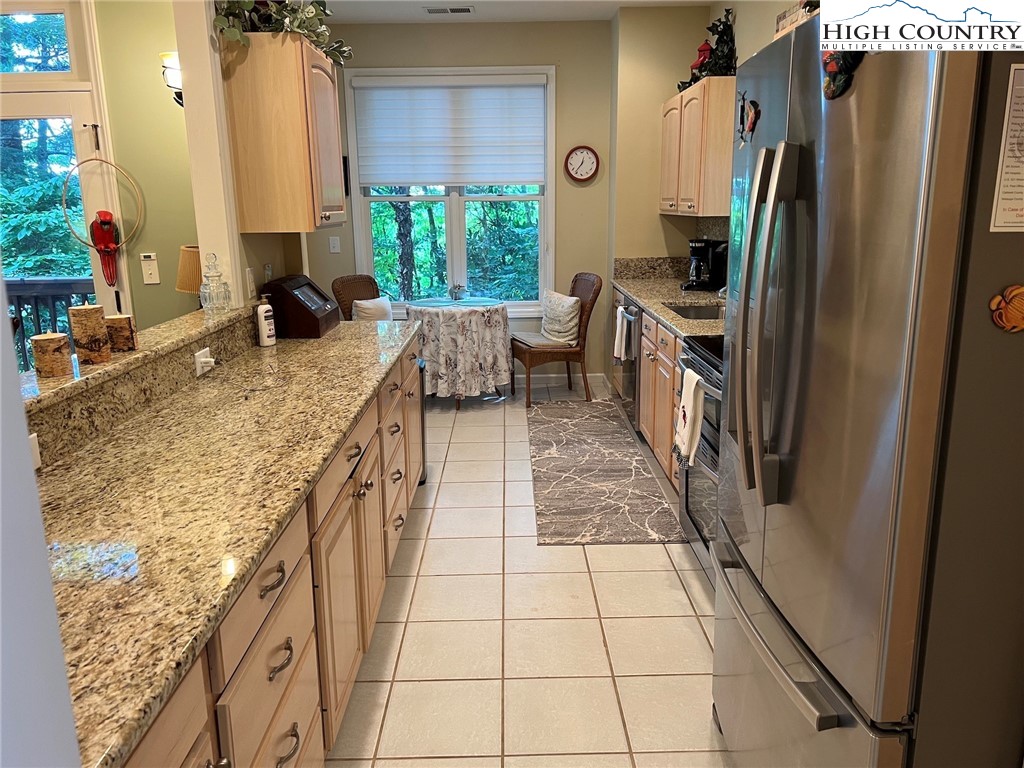 135 Caleb Drive, Unit 4 Blowing Rock, NC 28605 - Photo 8 of 19