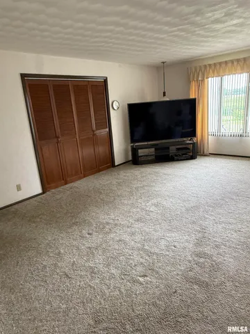 $228,000 | 8323 East Briney Road, Ipava, IL 61441