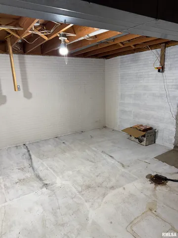 $228,000 | 8323 East Briney Road, Ipava, IL 61441