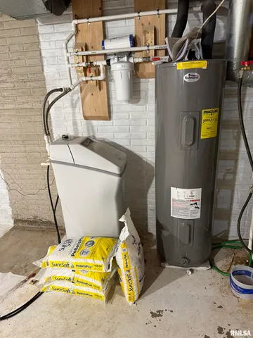 $228,000 | 8323 East Briney Road, Ipava, IL 61441