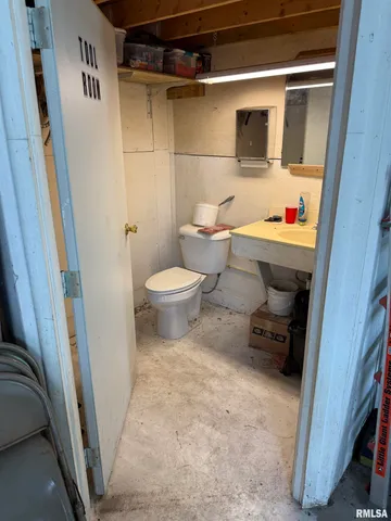 $228,000 | 8323 East Briney Road, Ipava, IL 61441