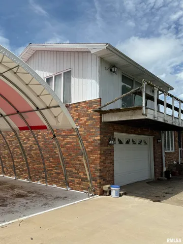 $228,000 | 8323 East Briney Road, Ipava, IL 61441