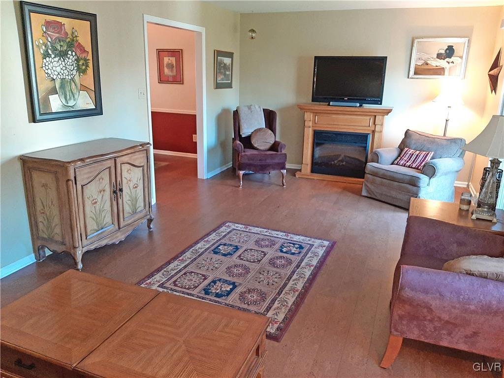 991 Barnside Road Allentown, PA 18103 - Photo 3 of 19 Gallery Image 3