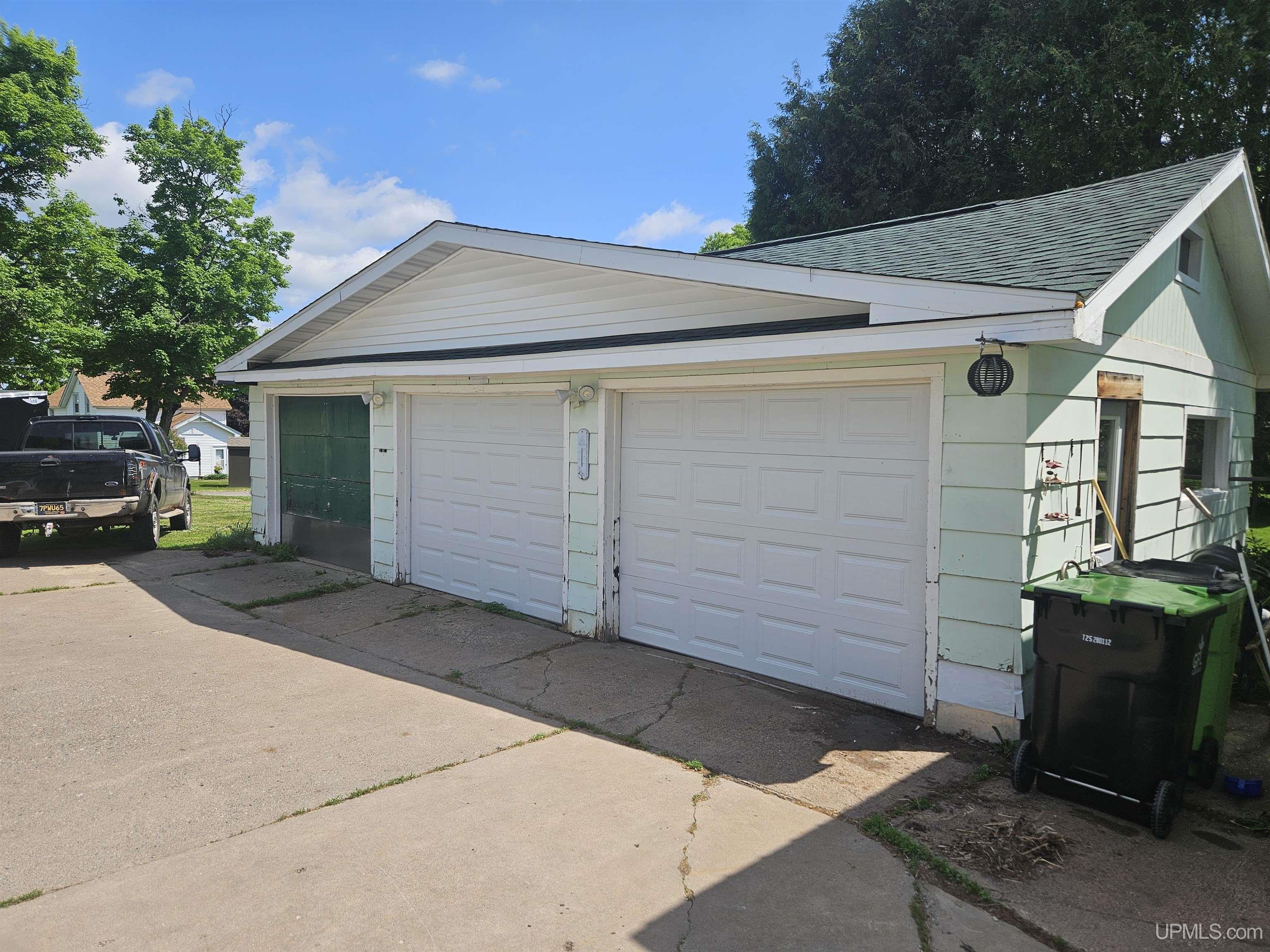 912 Erie Street Crystal Falls, MI 49920 - Photo 4 of 40
