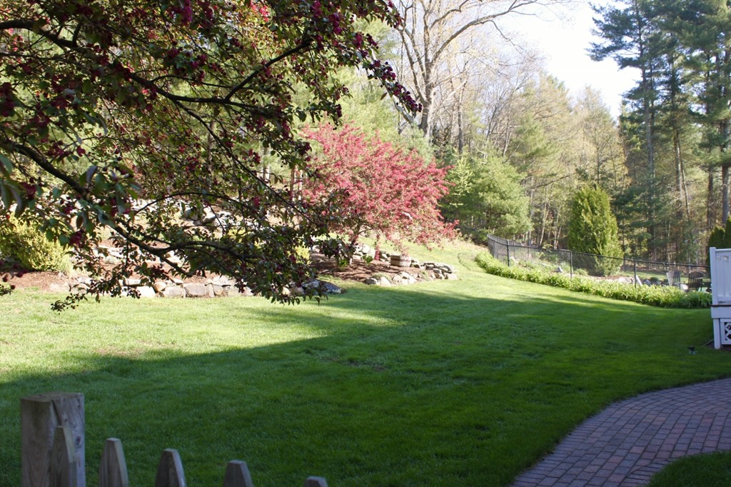 8 Brookside Lane Sterling, MA 01564 - Photo 26 of 26 a view of an ocean from a yard