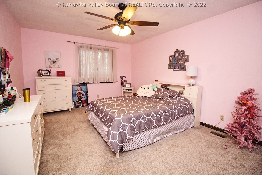177 Riercliffe Rd Street Crystal Lake, IL 60014 - Photo 29 of 48 Gallery Image 29