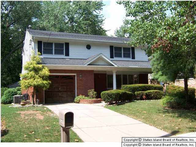 311 Mace Street Staten Island, NY 10306 - Photo 1 of 15 Primary Photo