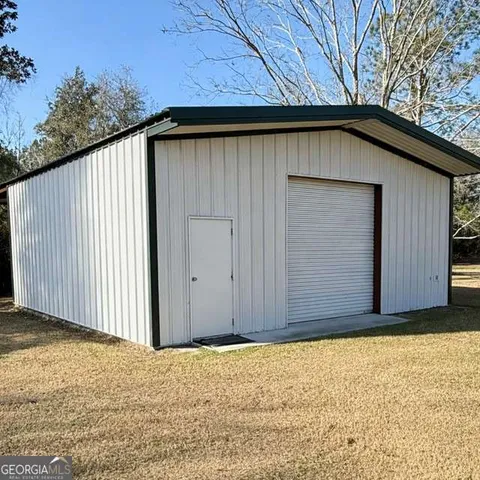 a view of a dry yard