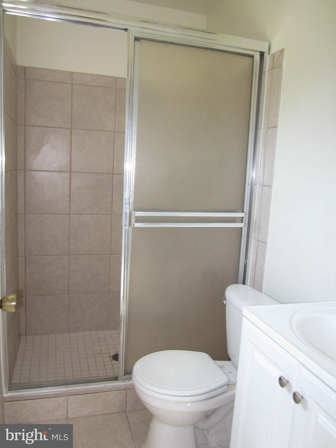 12828 Glynis Road Clinton, MD 20735 - Photo 11 of 24 Bath (Master)