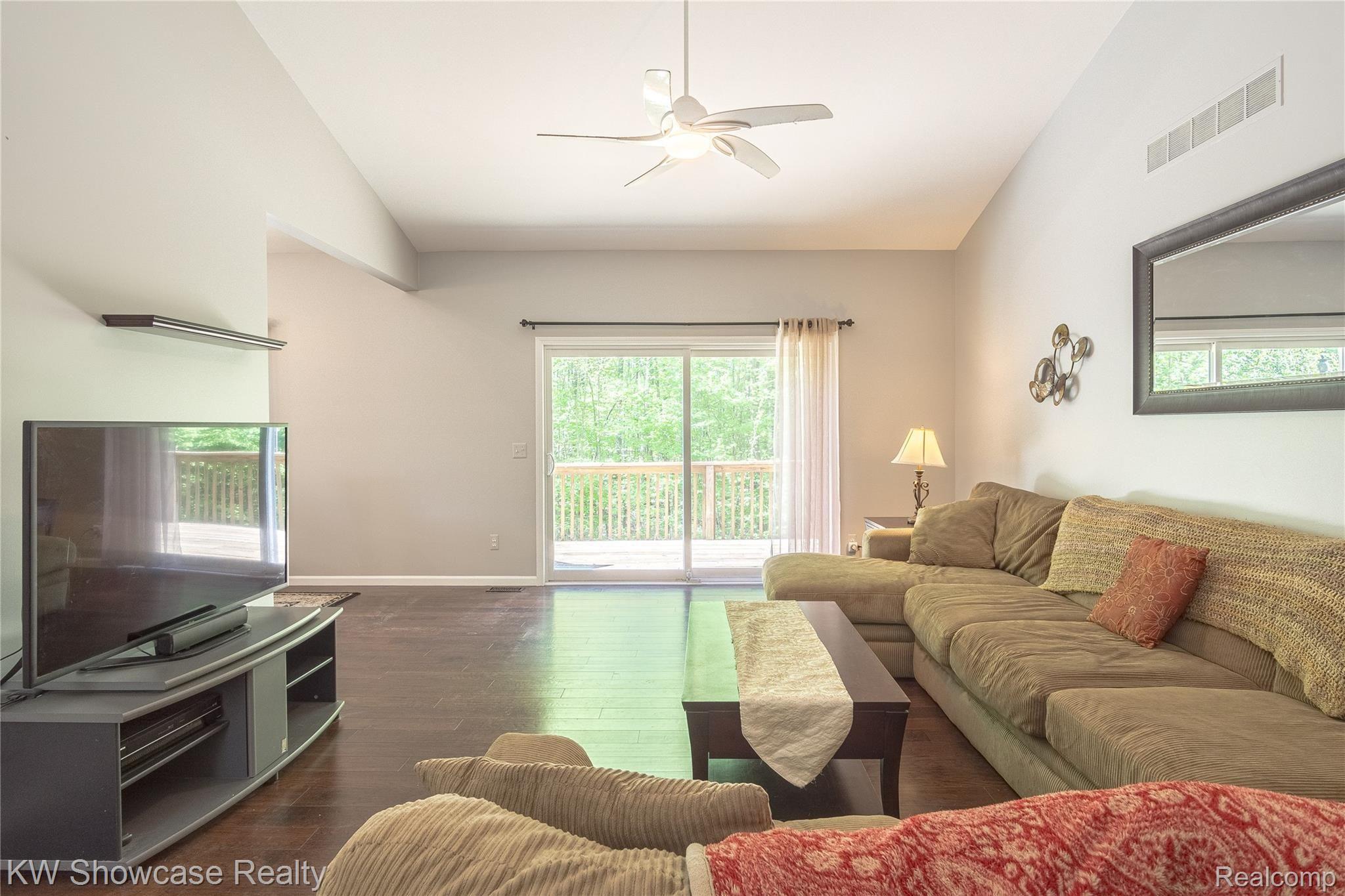 11041 Hensell Road Holly, MI 48442 - Photo 32 of 62 Interiors (2 of 32).jpg