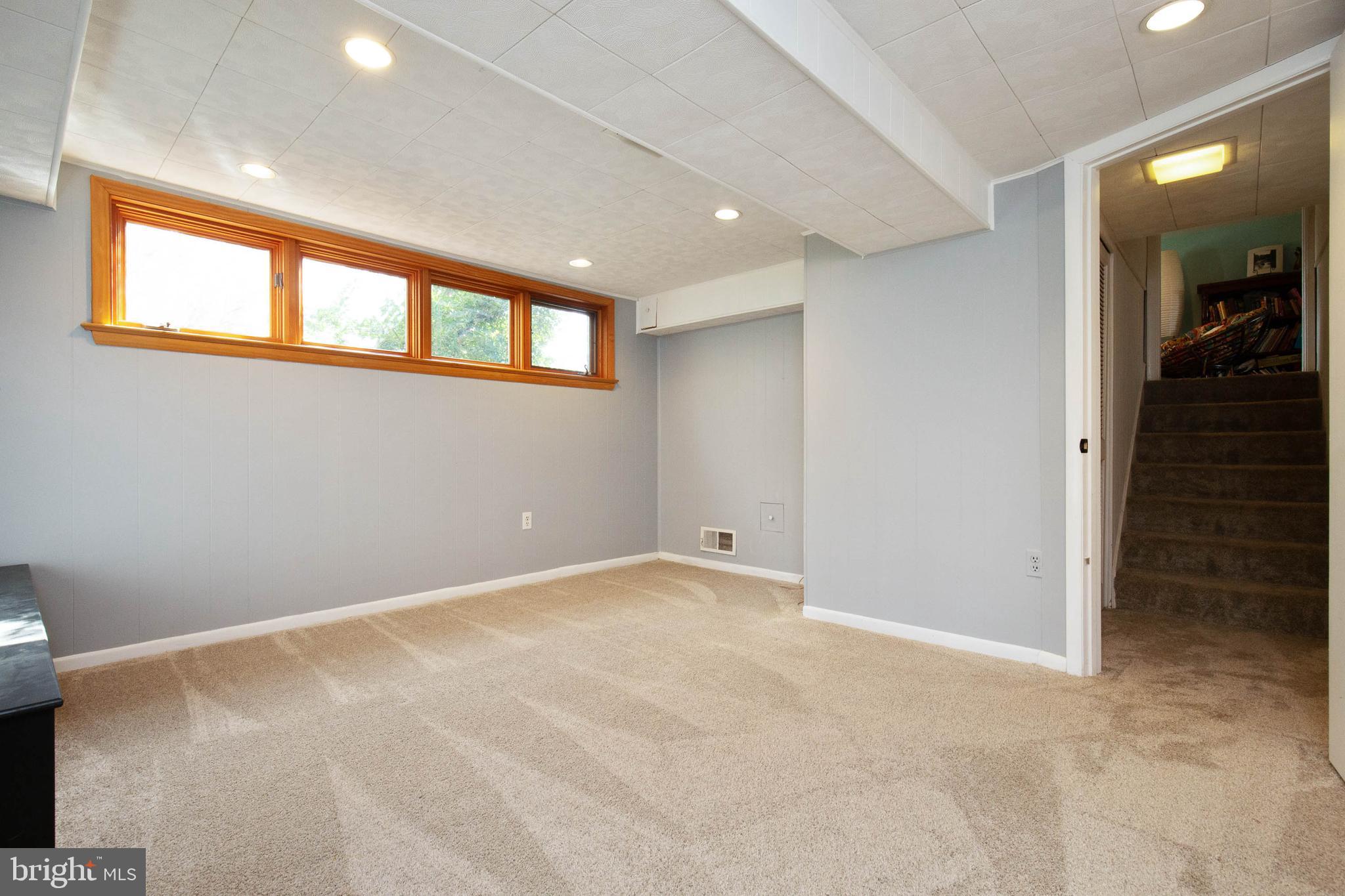 1600 Bushrod Road Alexandria, VA 22308 - Photo 47 of 54 5th Bedroom with Park view