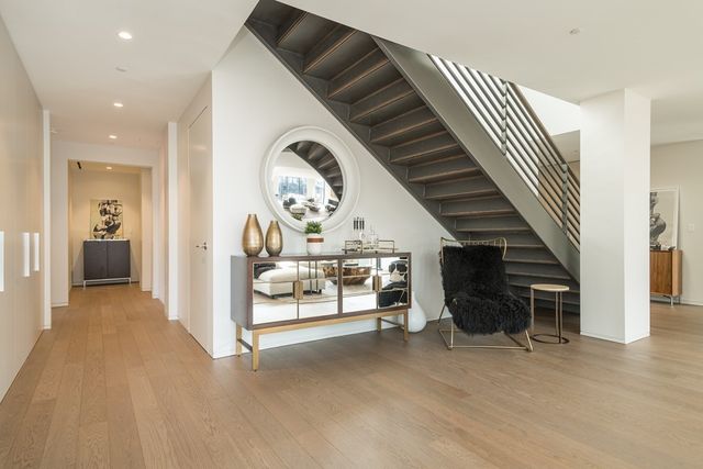 $7,000,000 | 10 Farnsworth Street, Unit PH, Boston, MA 02210